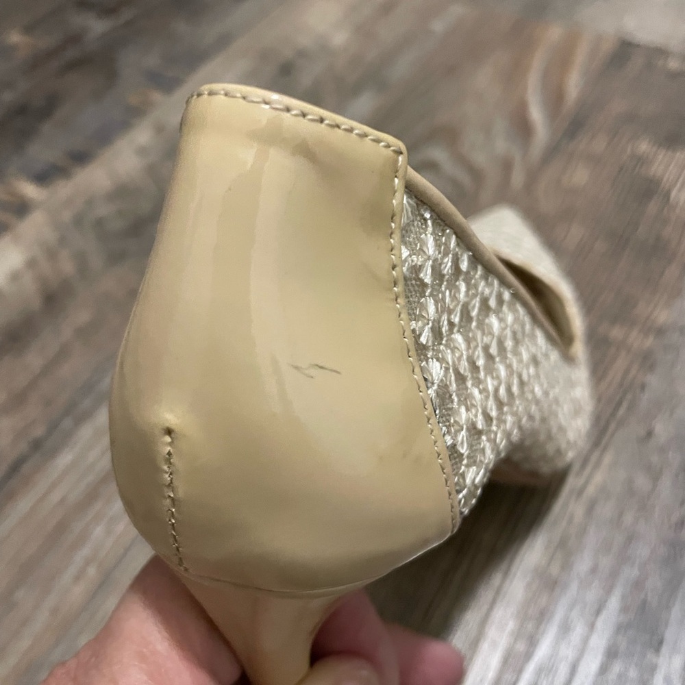 Donald J. Pliner Cream and Tan Lace Stiletto Pumps, Size 6.5M - Picture 12 of 14